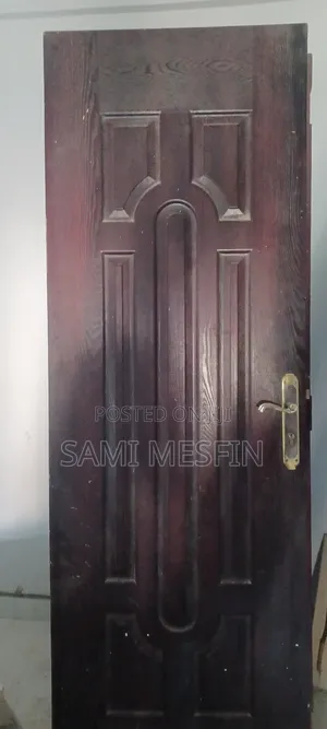 ያገለገለ በር 80ሴ.ሜ በ 2.50 የሆነ