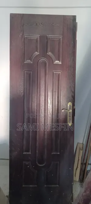 ያገለገለ በር 80ሴ.ሜ በ 2.50 የሆነ