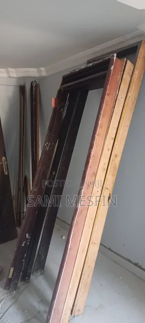 ያገለገለ በር 80ሴ.ሜ በ 2.50 የሆነ