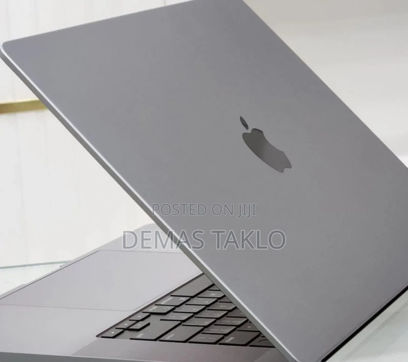 New Laptop Apple MacBook Pro M1 32GB Apple M1 Pro SSD 512GB