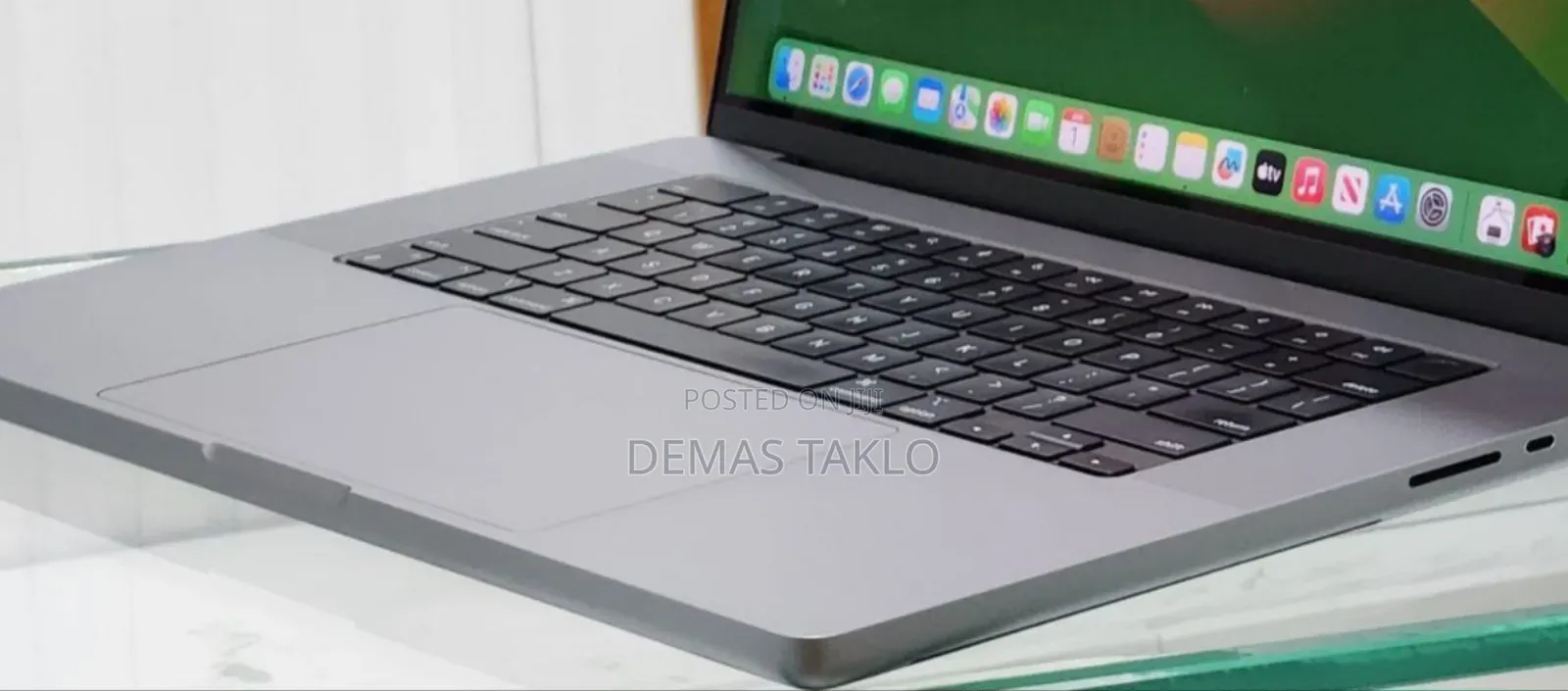 New Laptop Apple MacBook Pro M1 32GB Apple M1 Pro SSD 512GB