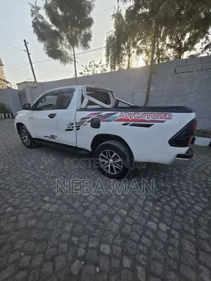 Toyota Hilux Revo Single Cab Petrol 2.7 RWD 2017 White