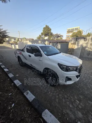 Toyota Hilux Revo Single Cab Petrol 2.7 RWD 2017 White