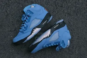 Jordan 5 Unc Blue