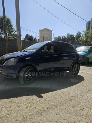 Toyota Vitz 2000 Blue