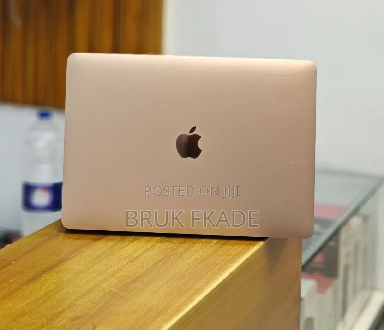 New Laptop Apple MacBook 2020 8GB Intel Core I3 SSD 256GB