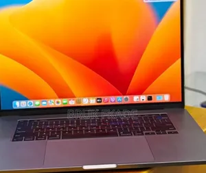 New Laptop Apple MacBook Pro 2019 16GB Intel Core I7 SSD 512GB