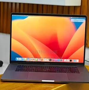 New Laptop Apple MacBook Pro 2019 16GB Intel Core I7 SSD 512GB