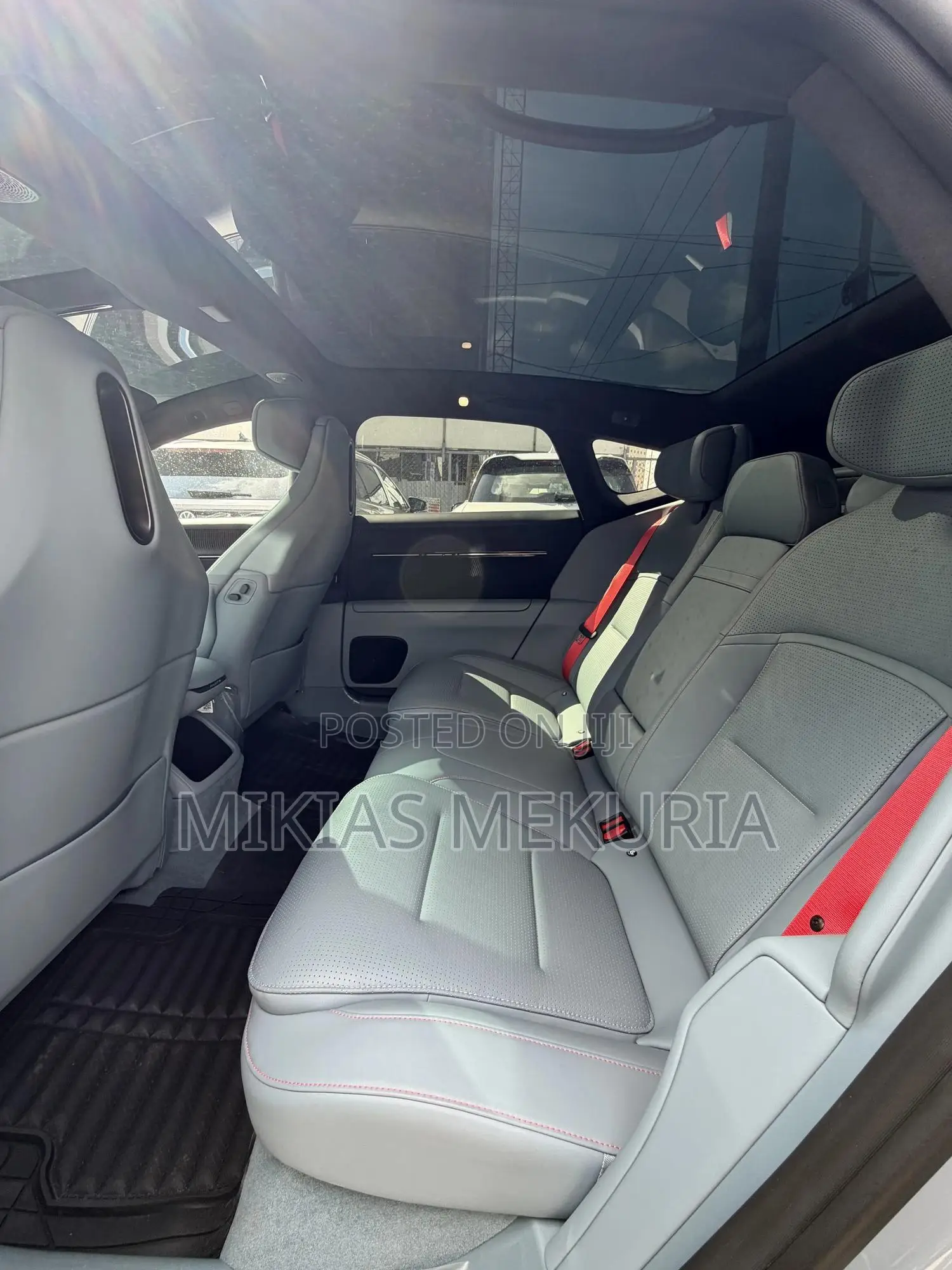 New Avatr 12 2025 Blue