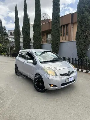 Toyota Yaris 2010 Purple