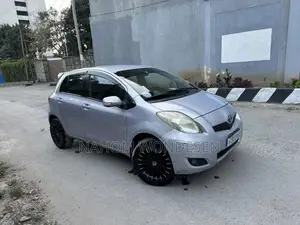 Toyota Yaris 2010 Purple