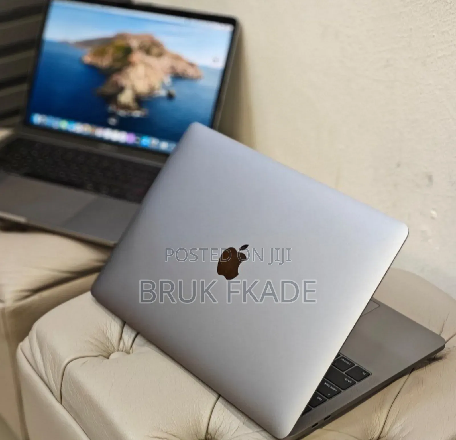 New Laptop Apple MacBook Pro 2019 16GB Intel Core I7 SSD 256GB