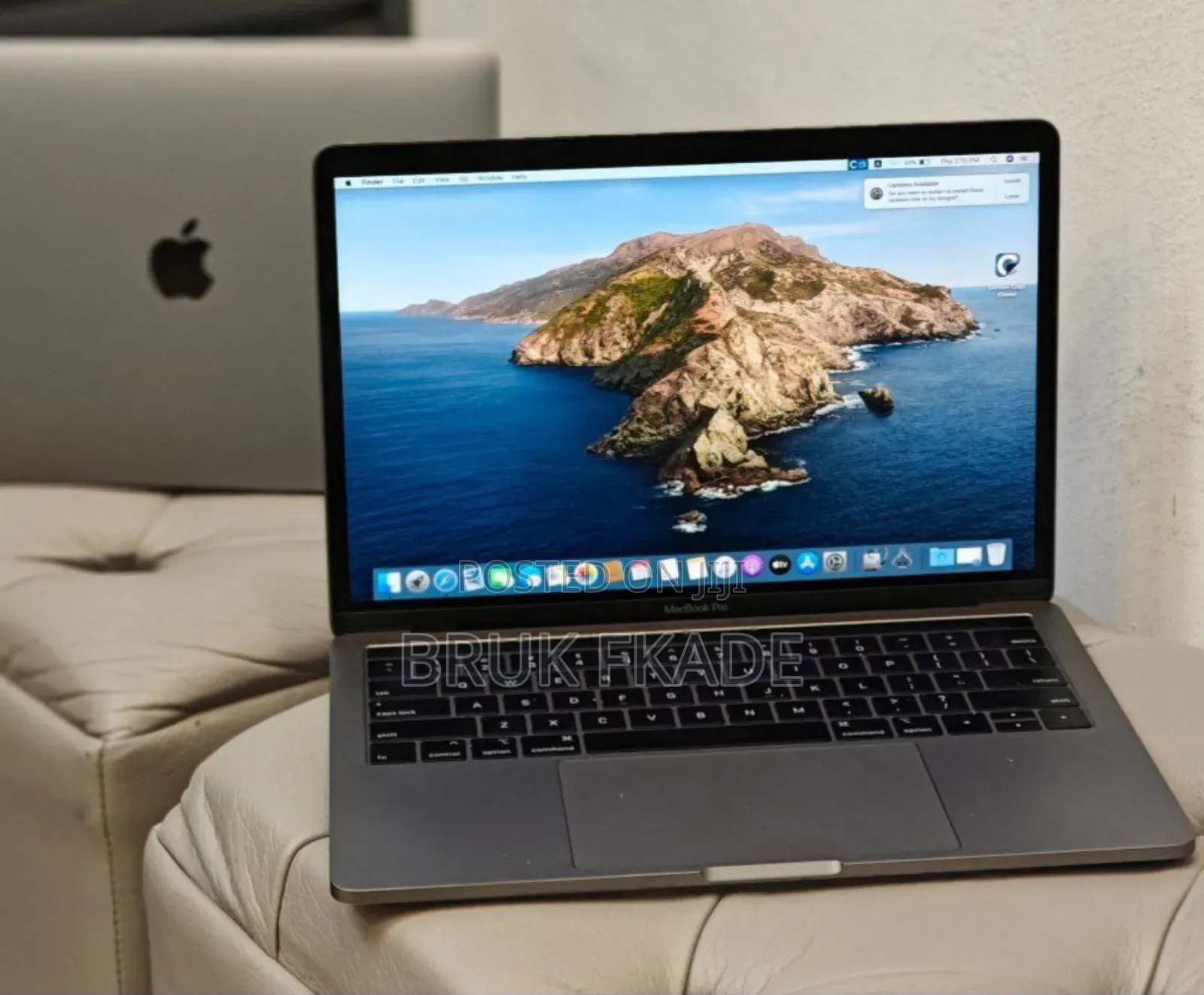 New Laptop Apple MacBook Pro 2019 16GB Intel Core I7 SSD 256GB