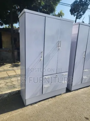 Closet ቁምሳጥን