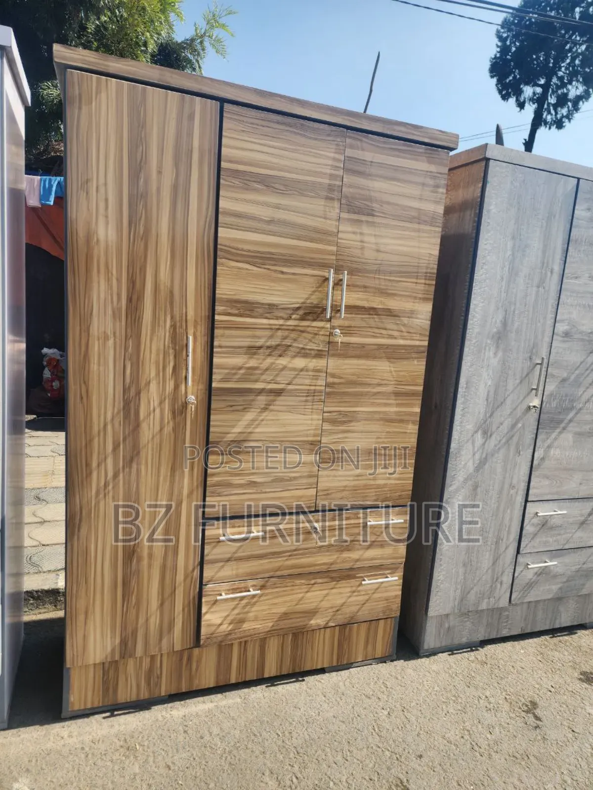 Closet ቁምሳጥን