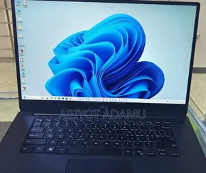 New Laptop Dell Precision 5530 16GB Intel Core I7 SSD 512GB