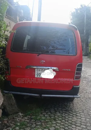 Toyota HiAce 2011 Red
