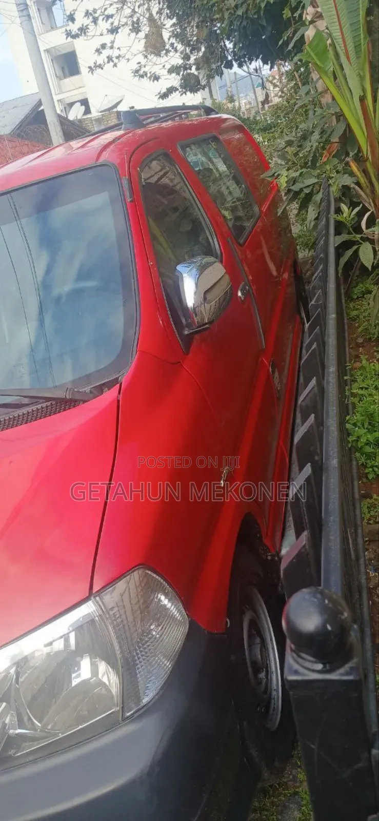 Toyota HiAce 2011 Red