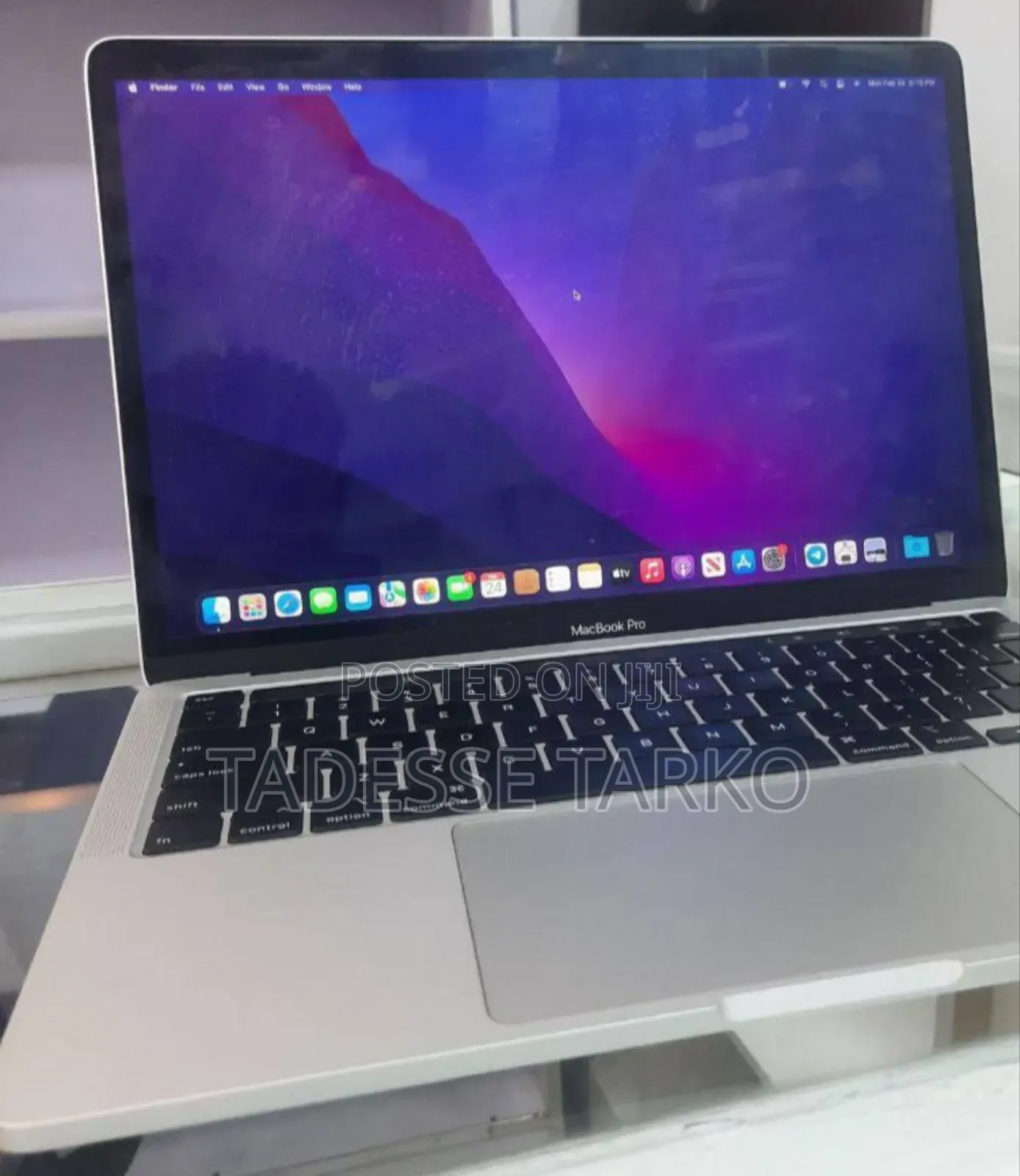New Laptop Apple MacBook Pro 2020 8GB Intel Core I5 SSD 256GB