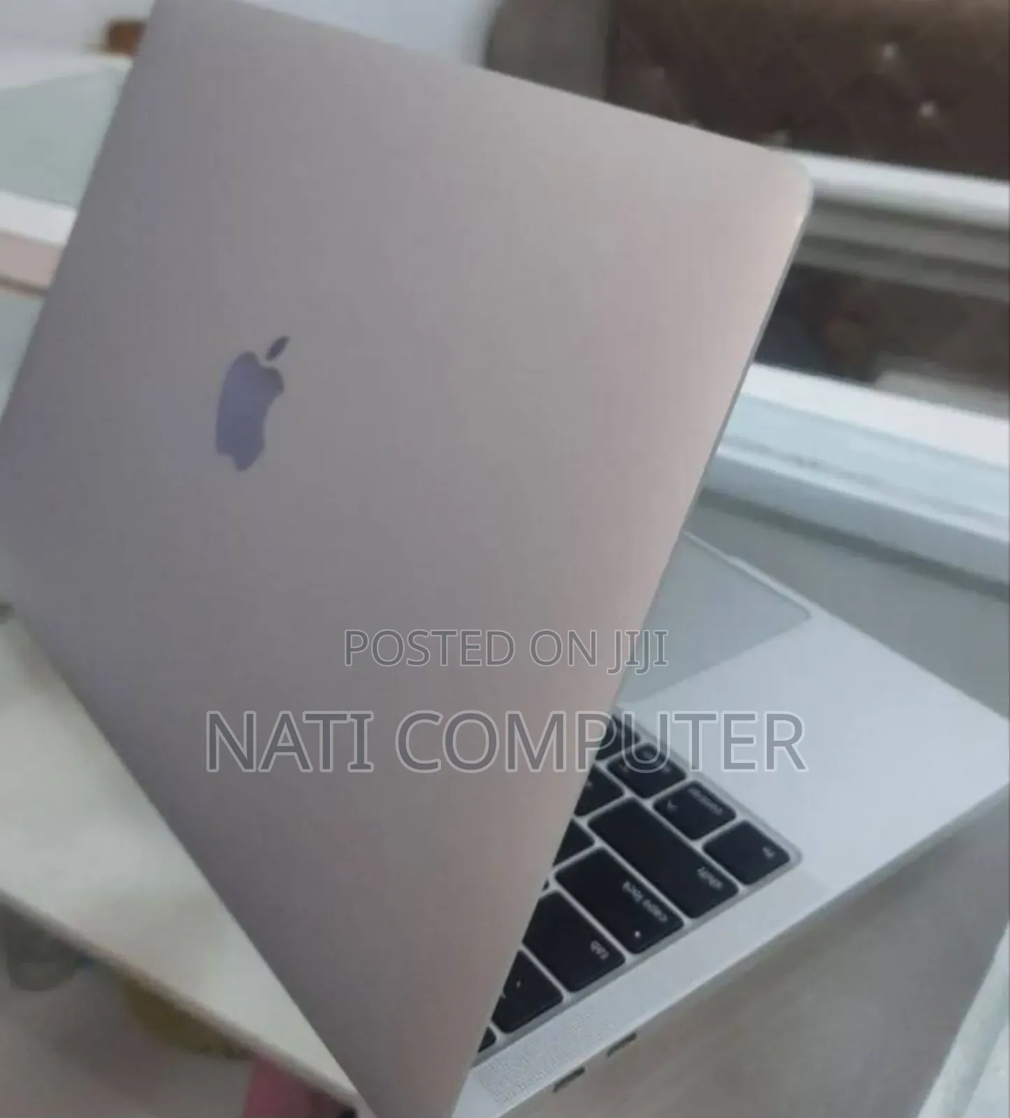 New Laptop Apple MacBook Pro 2022 M2 8GB Intel Core I5 SSD 256GB