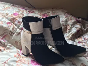 Classic Black White Heeled Shoes