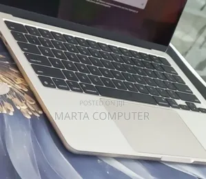 New Laptop Apple MacBook Air 2024 M3 13-Inch 16GB Apple M4 SSD 256GB