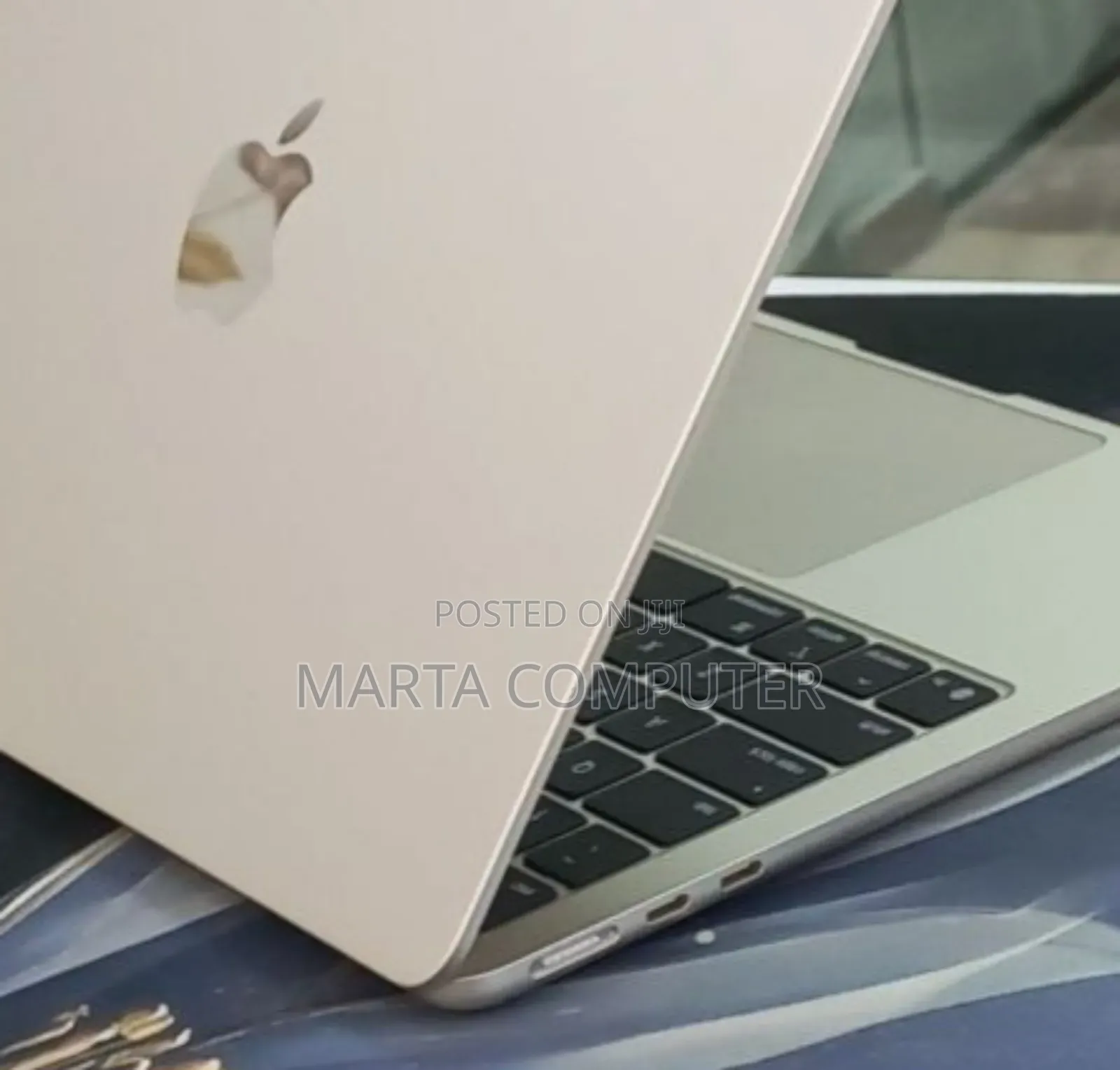 New Laptop Apple MacBook Air 2024 M3 13-Inch 16GB Apple M4 SSD 256GB