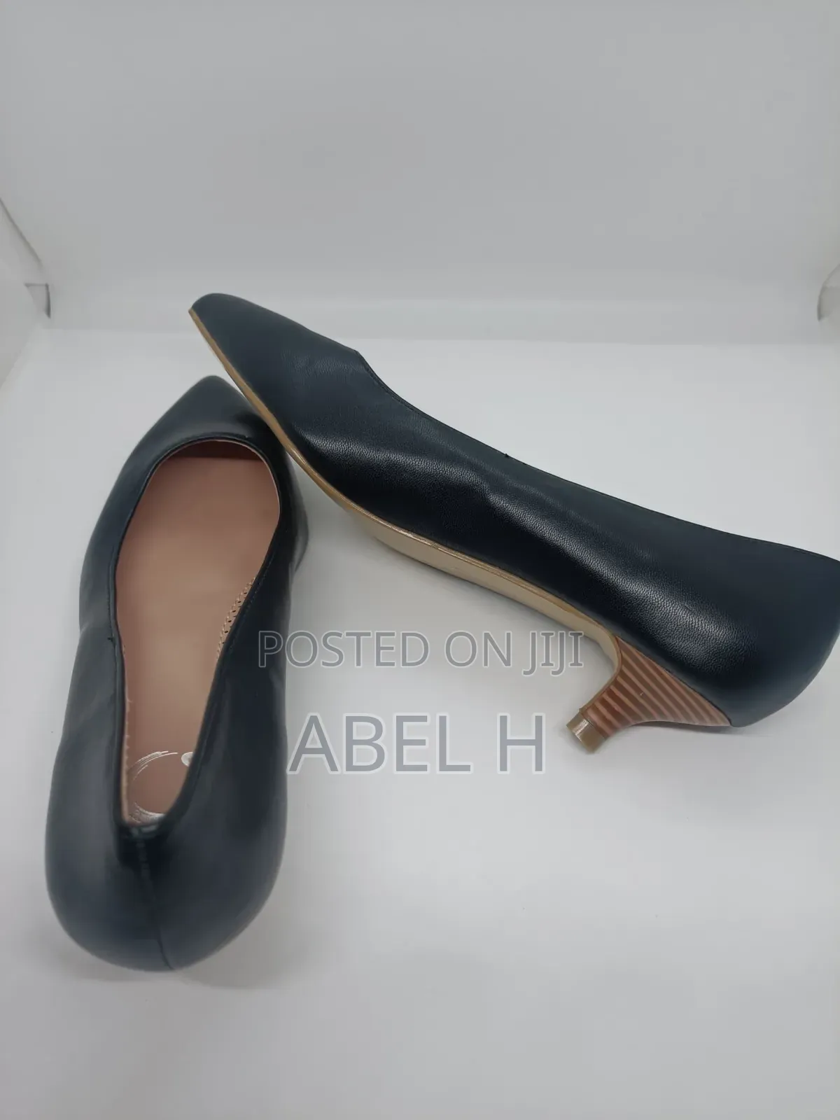 Journee Collection Woman's Slip on Pointed Toe Heel