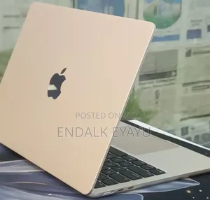 New Laptop Apple MacBook 16GB Apple M4 SSD 256GB