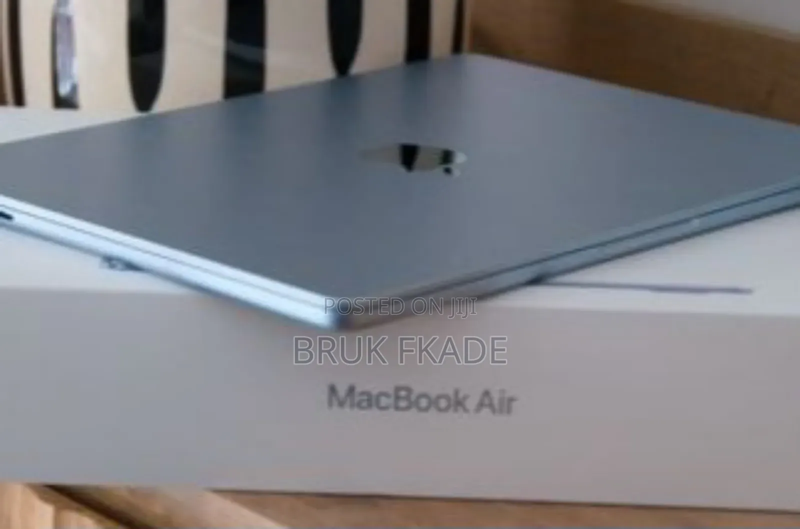 New Laptop Apple MacBook Air 2025 M4 15-Inch 16GB Apple M4 SSD 256GB