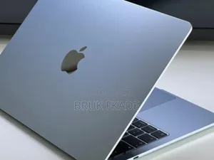 New Laptop Apple MacBook Air 2025 M4 15-Inch 16GB Apple M4 SSD 256GB