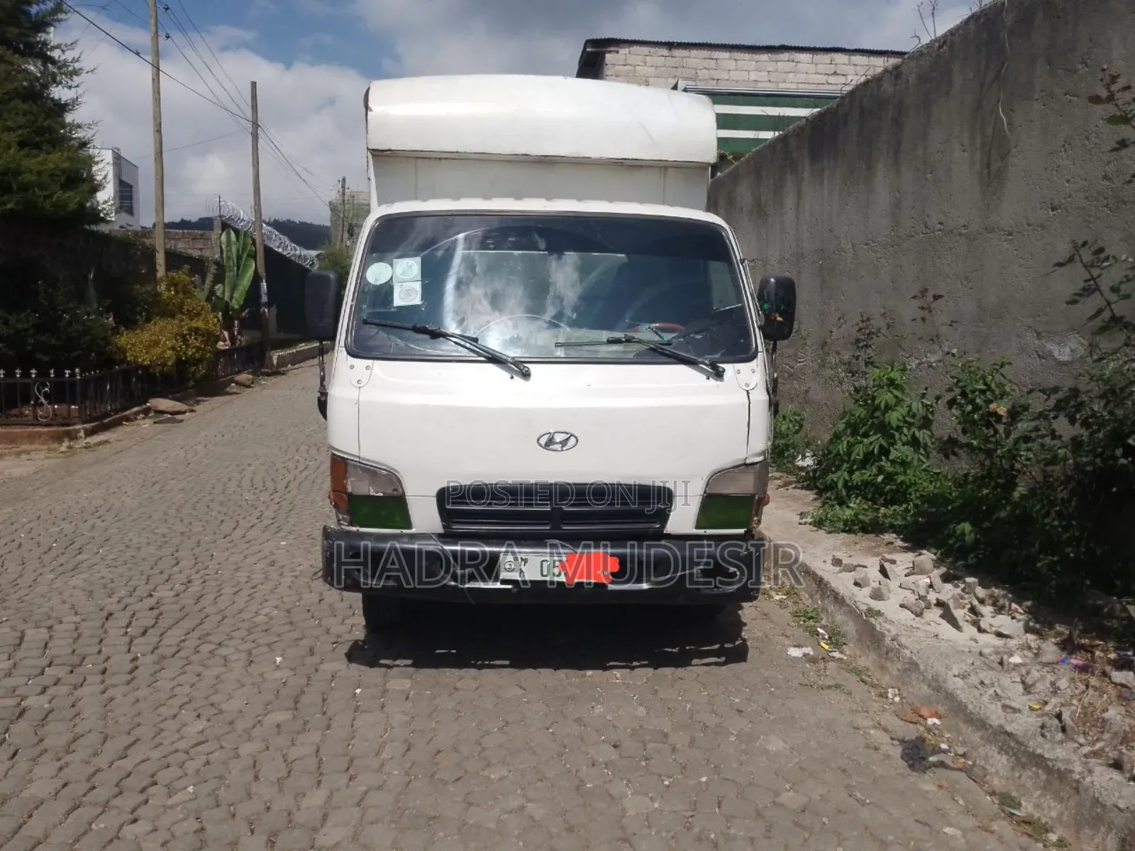 Hyundai H200 2000 White