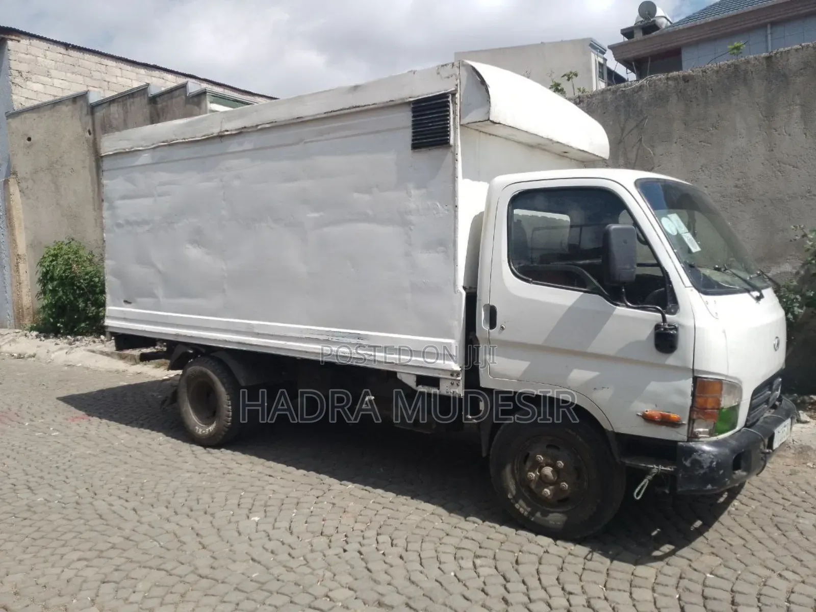 Hyundai H200 2000 White