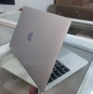New Laptop Apple MacBook Pro 2020 8GB Intel Core I5 SSD 256GB