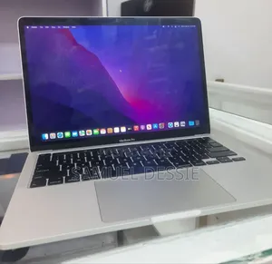 New Laptop Apple MacBook Pro 2020 8GB Intel Core I5 SSD 256GB
