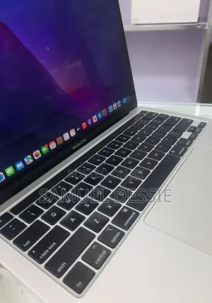 New Laptop Apple MacBook Pro 2020 8GB Intel Core I5 SSD 256GB