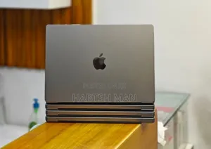 New Laptop Apple MacBook Pro M1 32GB Apple M1 Pro SSD 512GB