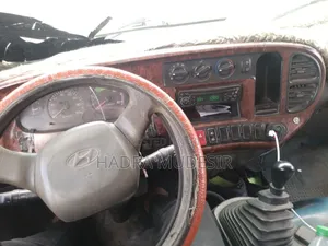 Hyundai H200 2000 White