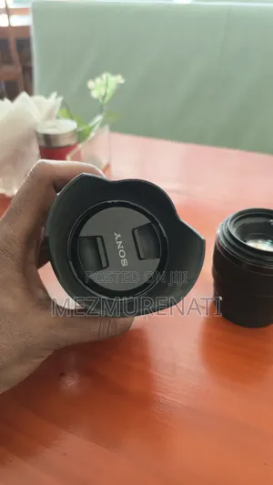 50mm, 1.8 and 28-70 Kit Lens