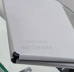 New Laptop Apple MacBook Air 2025 M4 13-Inch 16GB Apple M4 SSD 256GB