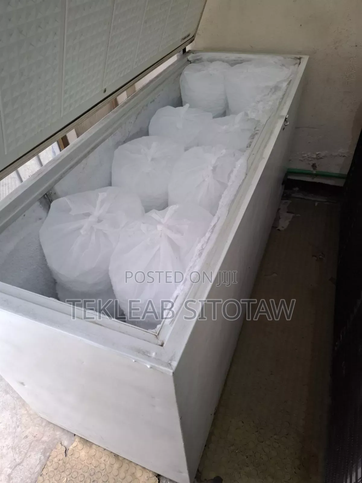 Ice Maker Machine With 4 Fridges