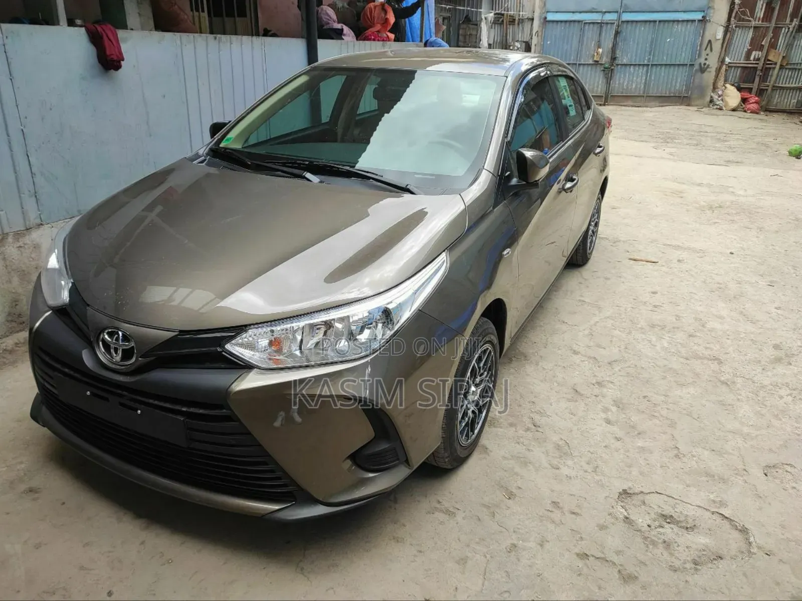 Toyota Yaris 2021 Brown