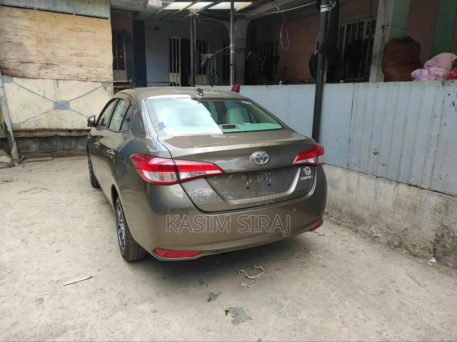 Toyota Yaris 2021 Brown