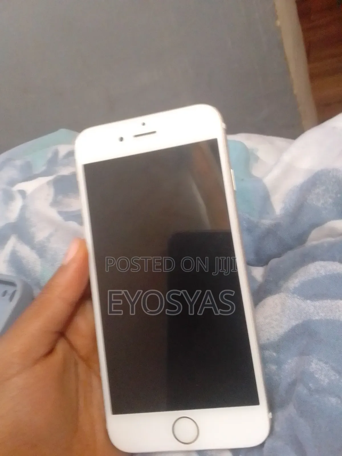 New Apple iPhone 6s 64 GB Gold