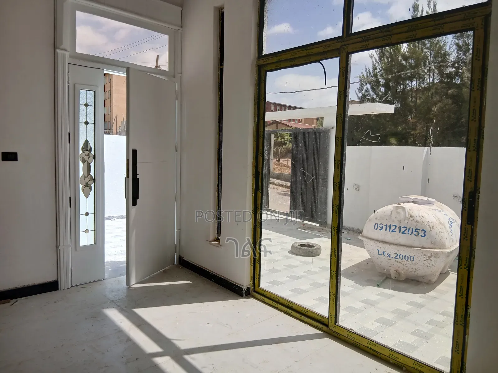 3bdrm Villa in የሚሸጥ ቪላ ሰሚት ለአስፓልት, Bole for sale