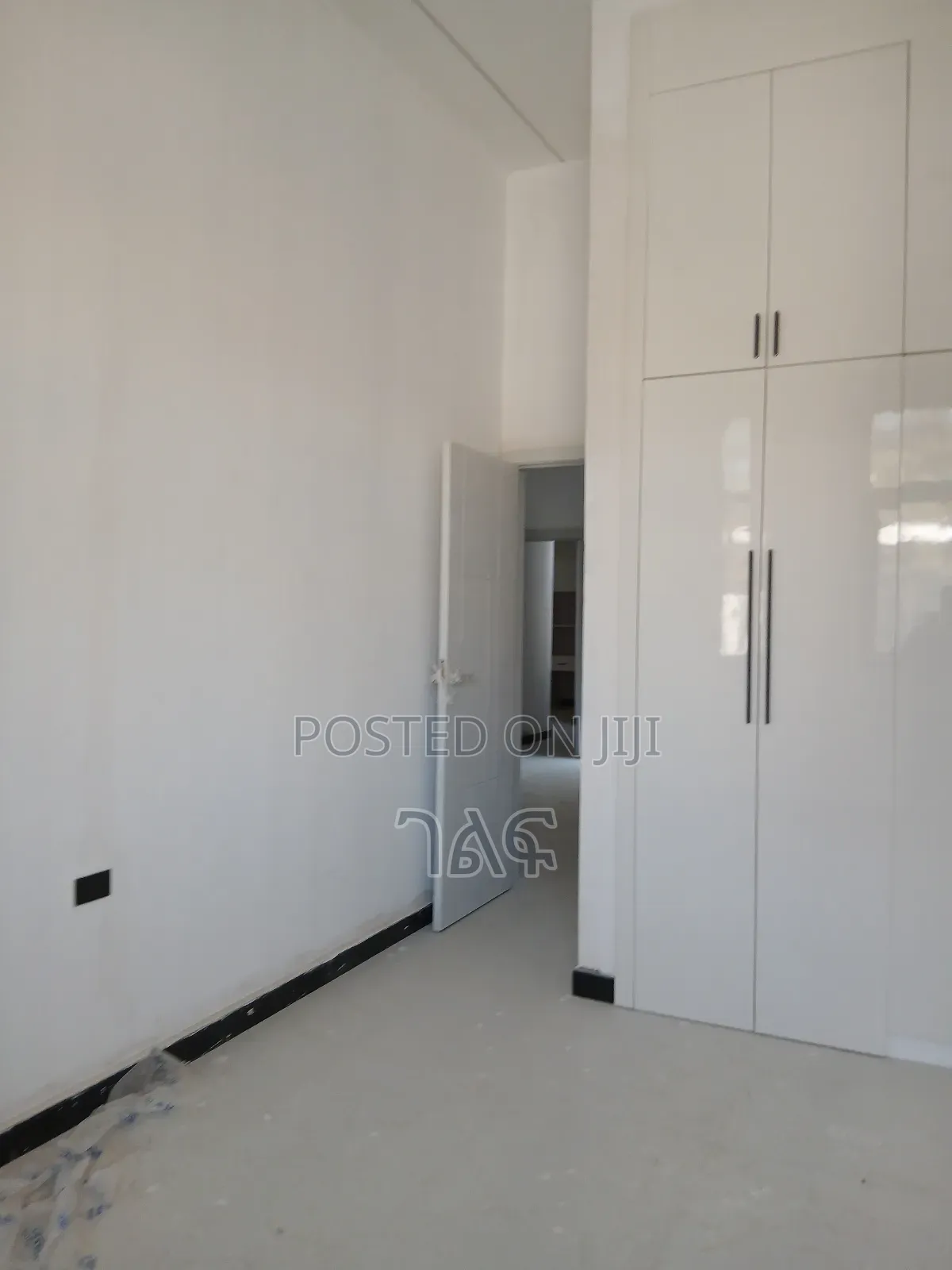 3bdrm Villa in የሚሸጥ ቪላ ሰሚት ለአስፓልት, Bole for sale