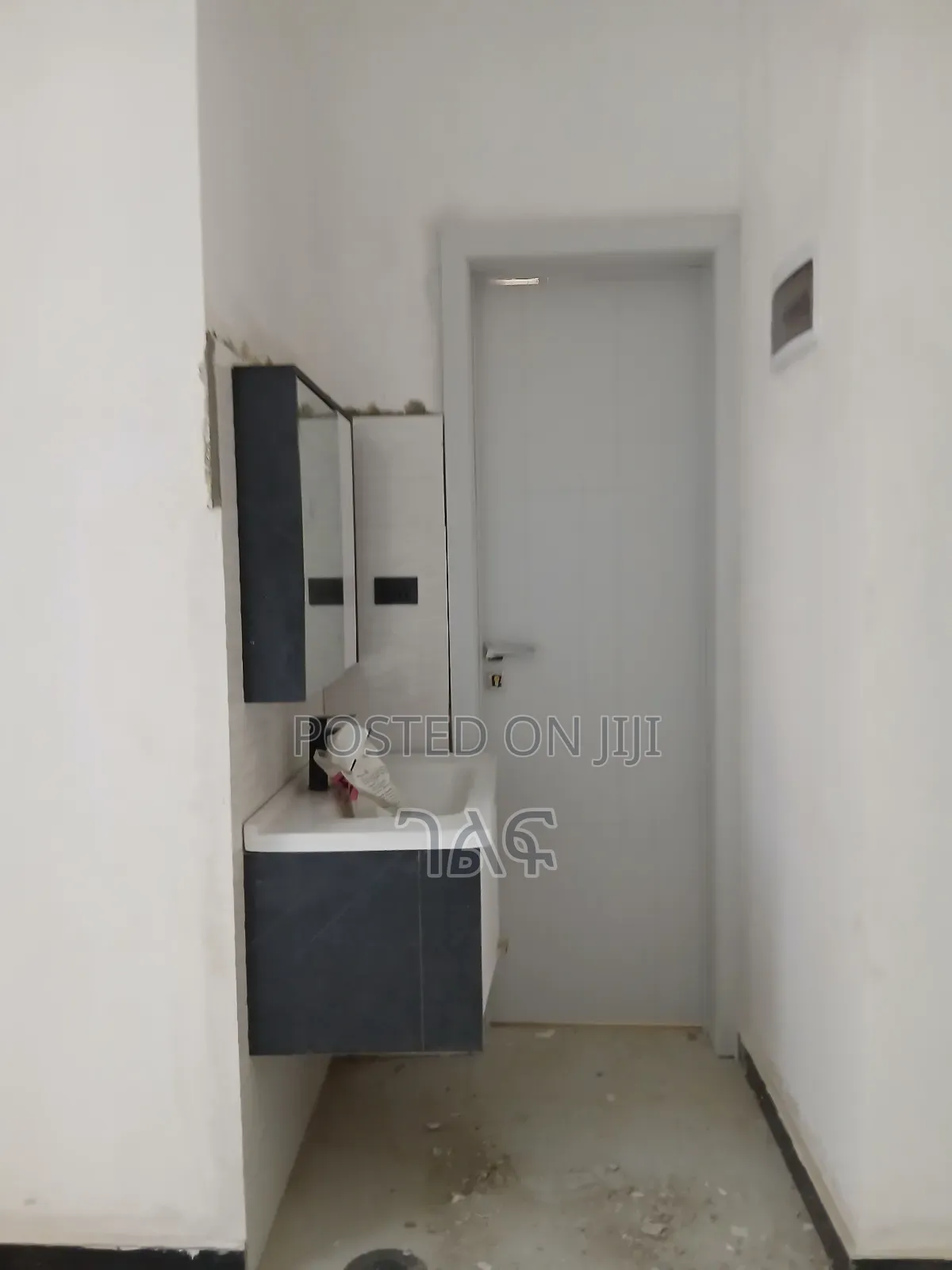 3bdrm Villa in የሚሸጥ ቪላ ሰሚት ለአስፓልት, Bole for sale