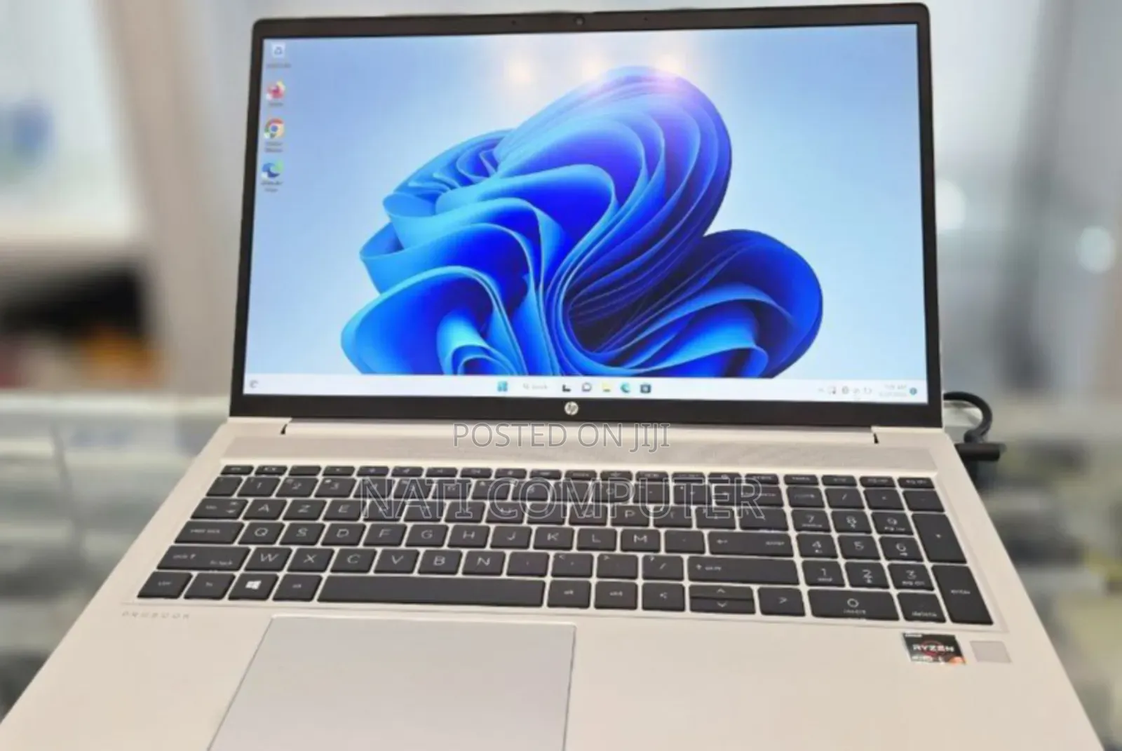 New Laptop HP 8GB AMD Ryzen 5 SSD 256GB