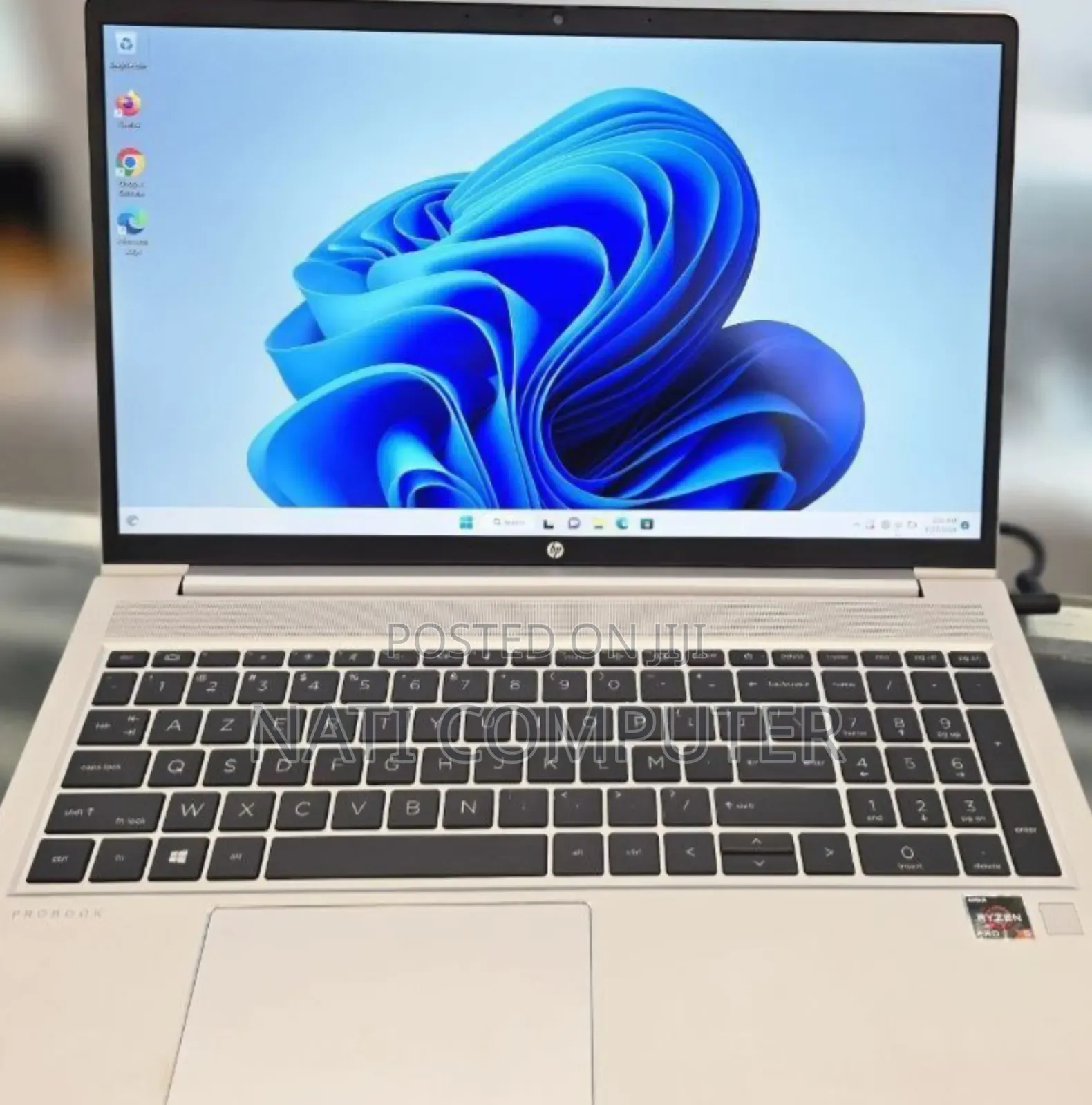 New Laptop HP 8GB AMD Ryzen 5 SSD 256GB