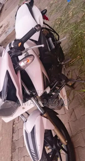 TVS Apache 180 RTR 2021 White